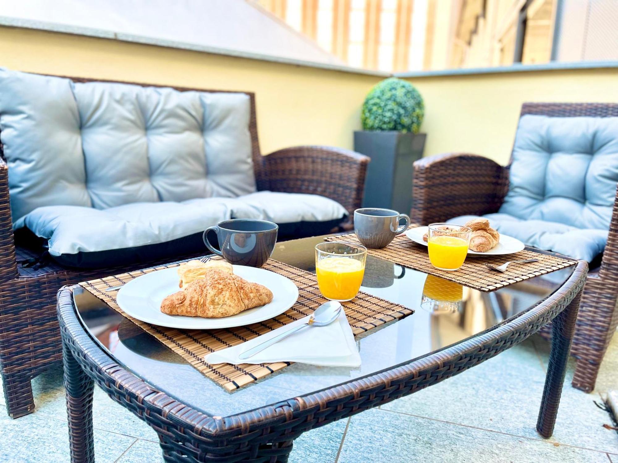 La Terrazza - By Happyhostorino Apartment Bagian luar foto